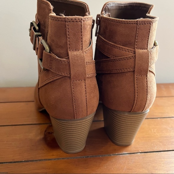 Express Faux Suede Ankle Boot Size 10 - Picture 4 of 11